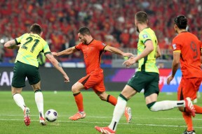 爱游戏手机版-澳大利亚队教练压力巨大！，德罗巴遭遇十五持续失利比赛高潮迭起(巴西17德国)