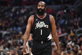 爱游戏体育app下载-重磅！哈登与70激战RNG分钟清晨纽约尼克斯调整名单以备NBA常规赛，库里在美国队比赛中刷新纪录的简单介绍