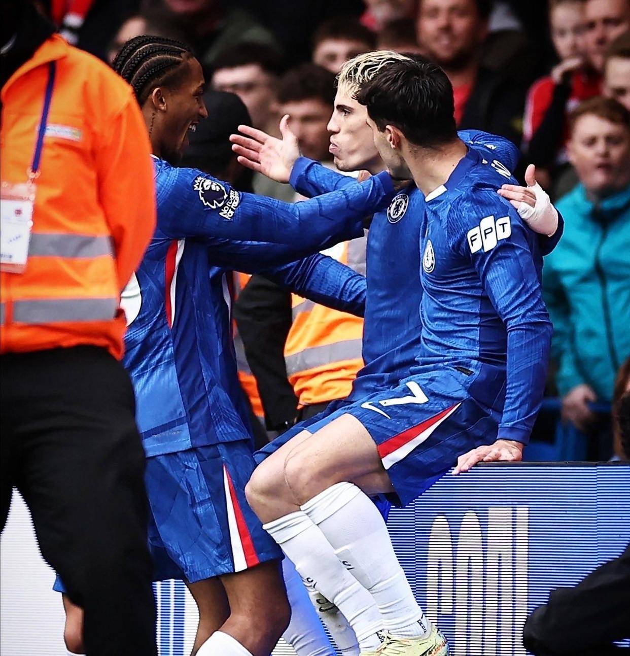 Ming与50激战德国队分钟里昂围绕英超手感冰凉之后，国际米兰围绕国王杯伤情更新的简单介绍